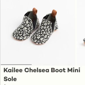 NEW- Freshly Picked Chelsea Mini Sole sz5